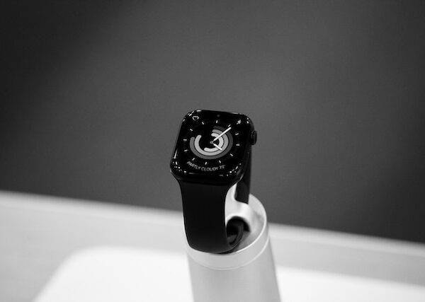 The Ultimate Guide to Apple Watch: Tips, Tricks, and How-To